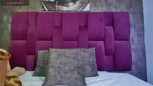 nicole  parker1 online show from 10-21-25, 07:02