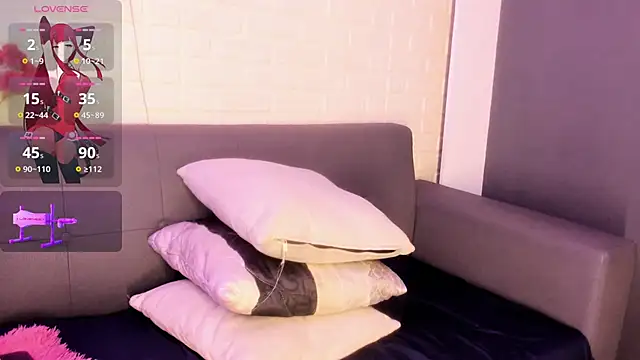 Snapshot of karina_gomez_18 chatting on 10-20-25, 11:33 karina gomez 18 online show from 10-20-25, 11:33