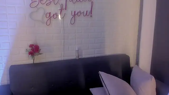 Snapshot of karina_gomez_18 chatting on 09-14-25, 11:10 karina gomez 18 online show from 09-14-25, 11:10
