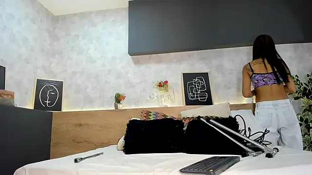 karina gomez 18 online show from 03-12-26, 11:36