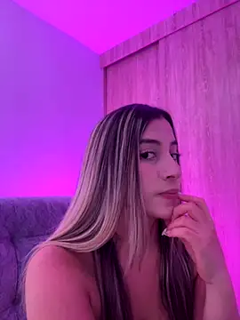 Issabela G1 online show from 09-29-25, 08:58