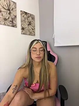 Issabela G1 online show from 04-07-26, 02:02