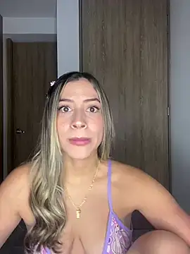 Issabela G1 online show from 02-13-25, 02:56