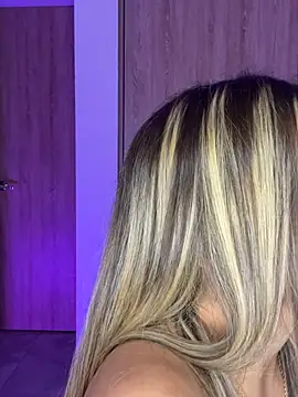 Issabela G1 online show from 01-13-26, 01:31