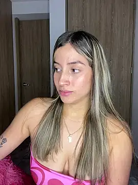 Issabela G1 online show from 01-28-25, 03:04