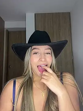 Issabela G1 online show from 03-19-25, 03:52