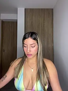 Issabela G1 online show from 01-21-25, 03:15