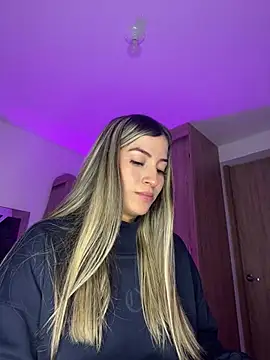 Issabela G1 online show from 02-22-25, 03:01