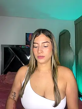 Issabela G1 online show from 09-13-25, 01:27