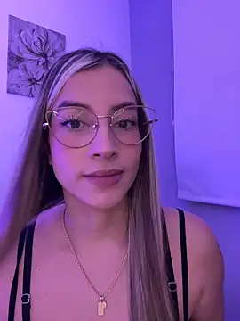 Issabela G1 online show from 05-16-26, 03:16