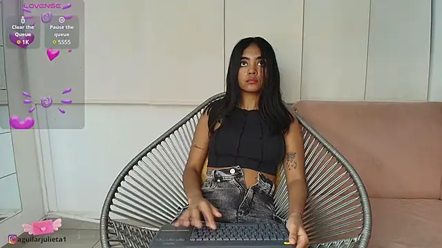 Snapshot of julieta_aguilar1 chatting on 01-04-25, 07:23 julieta aguilar1 online show from 01-04-25, 07:23
