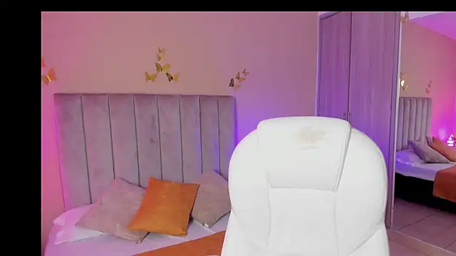 Charlotte Olsen  online show from 09-29-25, 08:25