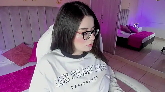 Charlotte Olsen  online show from 09-22-25, 07:42