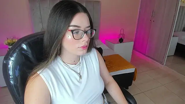 Charlotte Olsen  online show from 05-22-26, 07:45