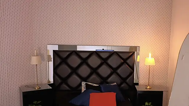 Snapshot of pixy_20 chatting on 10-24-25, 04:00 pixy 20 online show from 10-24-25, 04:00