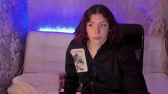 Snapshot of pixy_20 chatting on 10-26-25, 04:13 pixy 20 online show from 10-26-25, 04:13