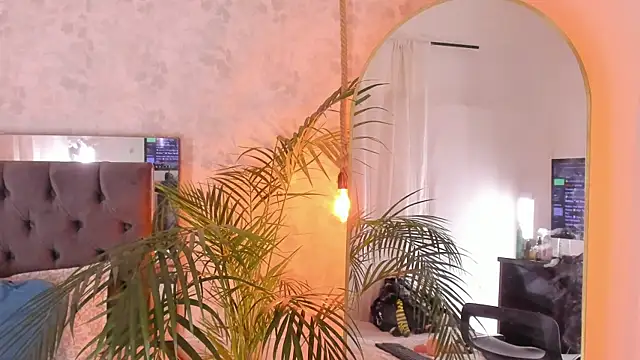 Snapshot of pixy_20 chatting on 11-28-25, 07:47 pixy 20 online show from 11-28-25, 07:47