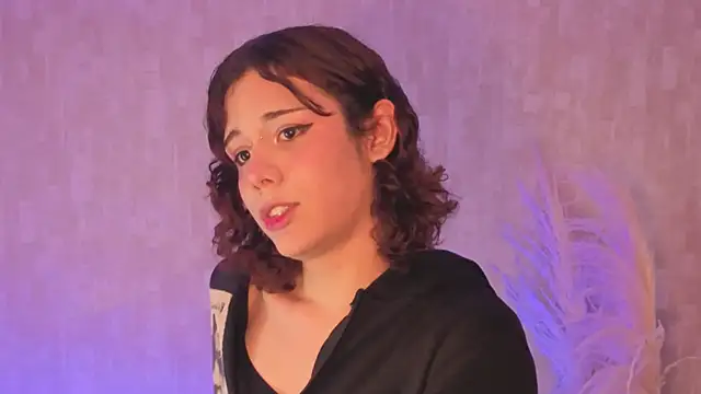 Snapshot of pixy_20 chatting on 10-25-25, 04:22 pixy 20 online show from 10-25-25, 04:22