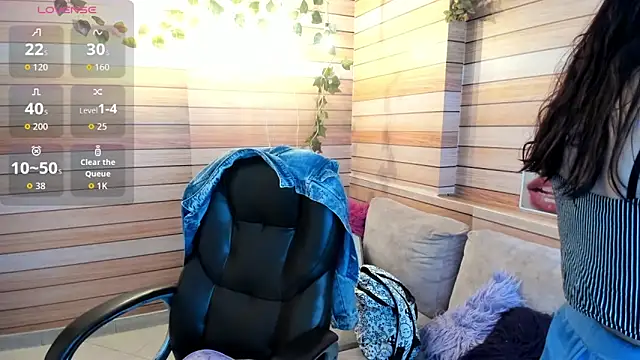 Nami sunny online show from 10-15-25, 04:59