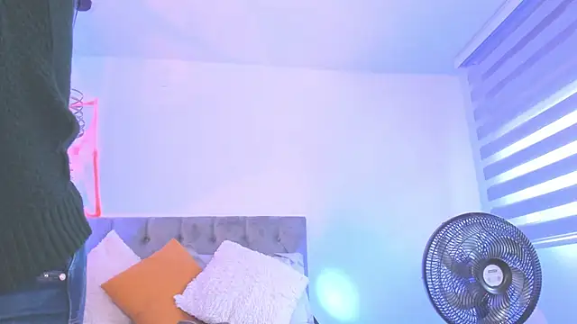 Nami sunny online show from 10-14-25, 07:03