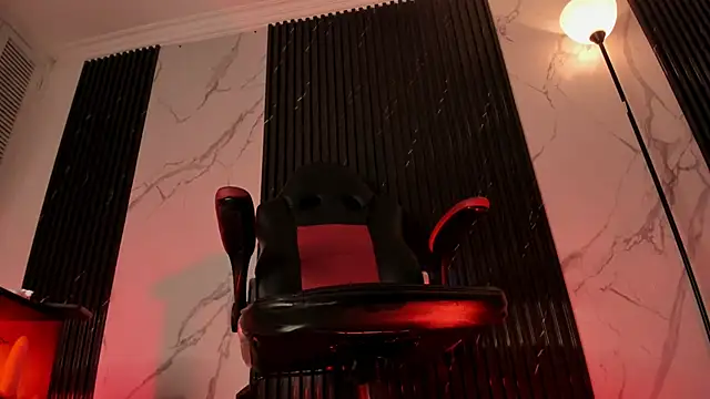 Snapshot of amber__blair chatting on 03-18-25, 11:53 amber blair online show from 03-18-25, 11:53