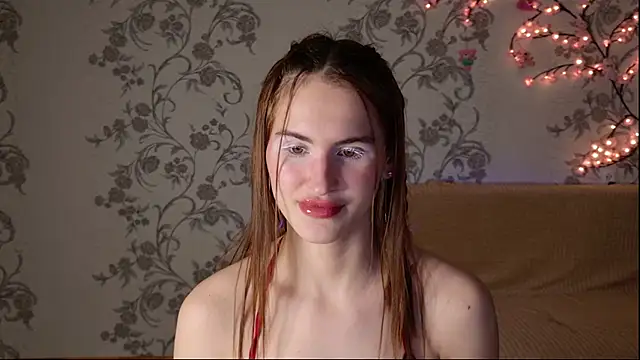 Snapshot of Felicia-Star chatting on 04-26-26, 07:00 Felicia-Star online show from 04-26-26, 07:00