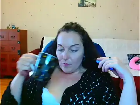 Alice3694 online show from 05-18-26, 06:51