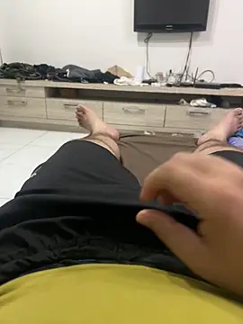 Snapshot of Your_daddy_544 chatting on 09-21-25, 03:17 Your daddy 544 online show from 09-21-25, 03:17