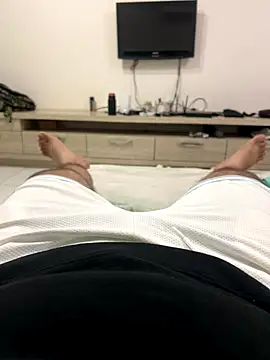 Snapshot of Your_daddy_544 chatting on 09-15-25, 01:00 Your daddy 544 online show from 09-15-25, 01:00