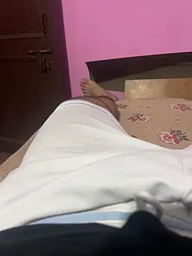 Snapshot of Your_daddy_544 chatting on 10-26-25, 02:39 Your daddy 544 online show from 10-26-25, 02:39