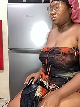 CurvyTeddy online show from 03-18-25, 09:43
