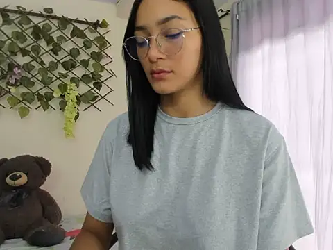 Snapshot of ASIAM_BRUNET chatting on 10-14-25, 01:56 ASIAM BRUNET online show from 10-14-25, 01:56