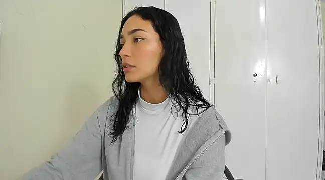 Snapshot of ASIAM_BRUNET chatting on 02-22-25, 01:13 ASIAM BRUNET online show from 02-22-25, 01:13