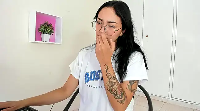 Snapshot of ASIAM_BRUNET chatting on 01-13-25, 01:49 ASIAM BRUNET online show from 01-13-25, 01:49