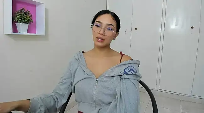 Snapshot of ASIAM_BRUNET chatting on 03-14-25, 01:13 ASIAM BRUNET online show from 03-14-25, 01:13