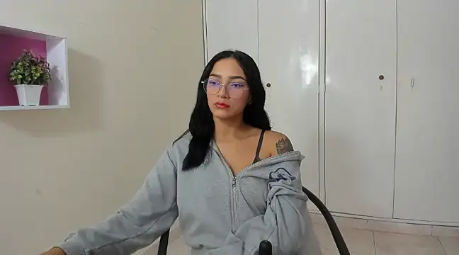 Snapshot of ASIAM_BRUNET chatting on 03-13-25, 12:56 ASIAM BRUNET online show from 03-13-25, 12:56