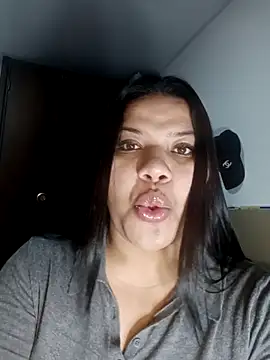 Snapshot of mile_uribe chatting on 10-24-25, 09:52 mile uribe online show from 10-24-25, 09:52