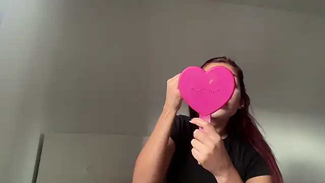 julialupato1606 online show from 03-18-26, 04:19