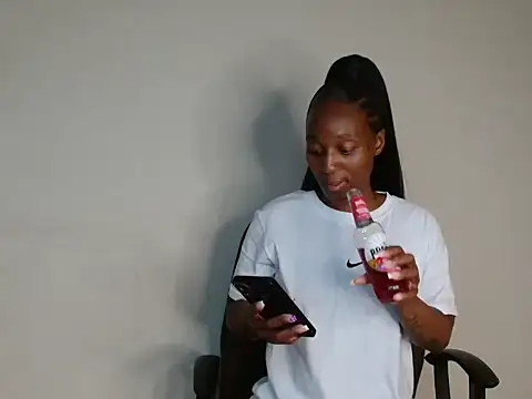 Lucy Blacksilk online show from 10-31-25, 06:48