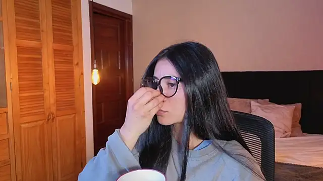 ChloeTurner  online show from 04-15-26, 08:53