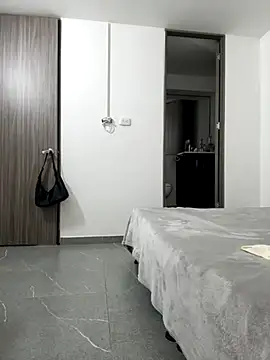 ChloeTurner  online show from 11-18-25, 06:33