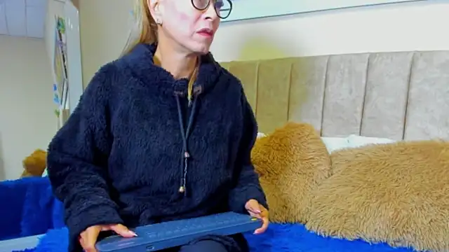 emagarcia online show from 09-17-25, 01:13