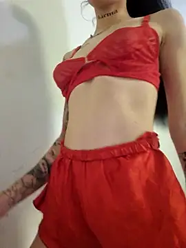 Snapshot of roxi_katty chatting on 10-19-25, 11:46 roxi katty online show from 10-19-25, 11:46