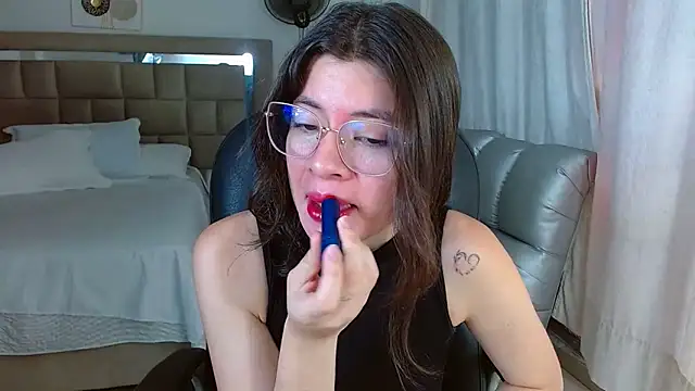 zoecruzz online show from 02-08-26, 02:37