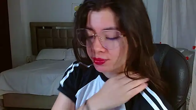 zoecruzz online show from 02-19-26, 01:30