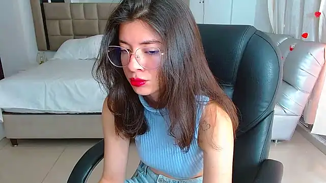 zoecruzz online show from 03-04-26, 01:30