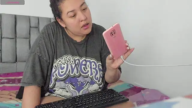 Snapshot of cutiepeach chatting on 12-03-24, 10:12 cutiepeach online show from 12-03-24, 10:12