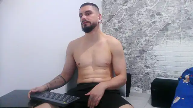 Aaron kwok28 online show from 09-17-25, 06:32