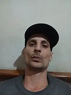Snapshot of sebasosa84 chatting on 06-30-26, 04:40 sebasosa84 online show from 06-30-26, 04:40