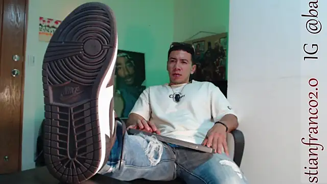 Snapshot of marc_ginale chatting on 02-27-25, 02:14 marc ginale online show from 02-27-25, 02:14